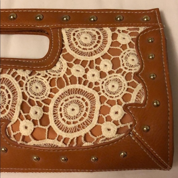 Tan clutch. - Picture 4 of 4